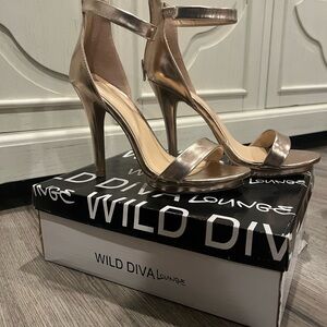 DIVA Lounge Shiny Gold Heels